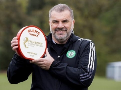 Ποστέκογλου: «Δεν φεύγω από τη Σέλτικ»