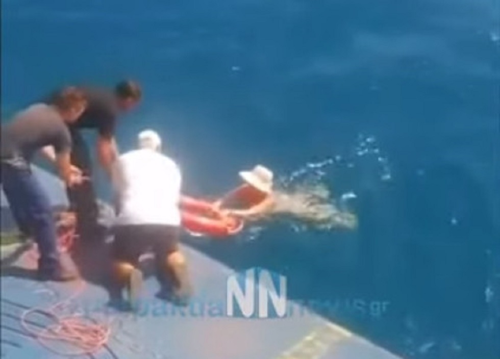 Ρίο Αντίρριο: Δύο γυναίκες σώθηκαν από ferry boat – Παρασύρθηκαν από θαλάσσια ρεύματα (vid)