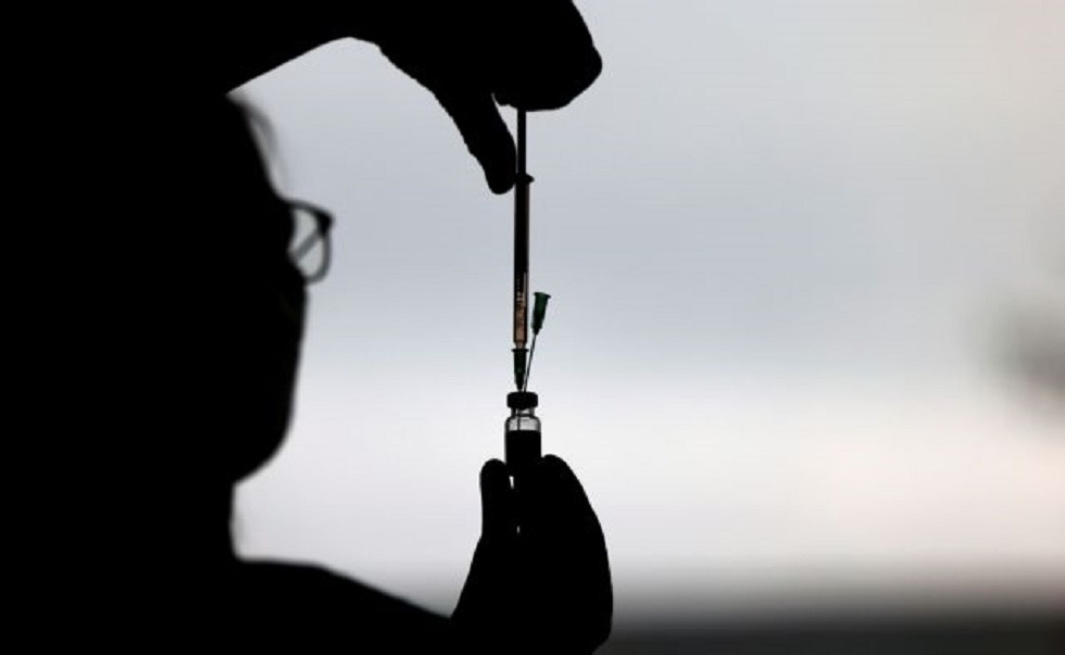 Κορωνοϊός: Σε τι διαφέρουν τα νέα εμβόλια και πόσο αποτελεσματικά είναι – Δύο καθηγητές απαντούν