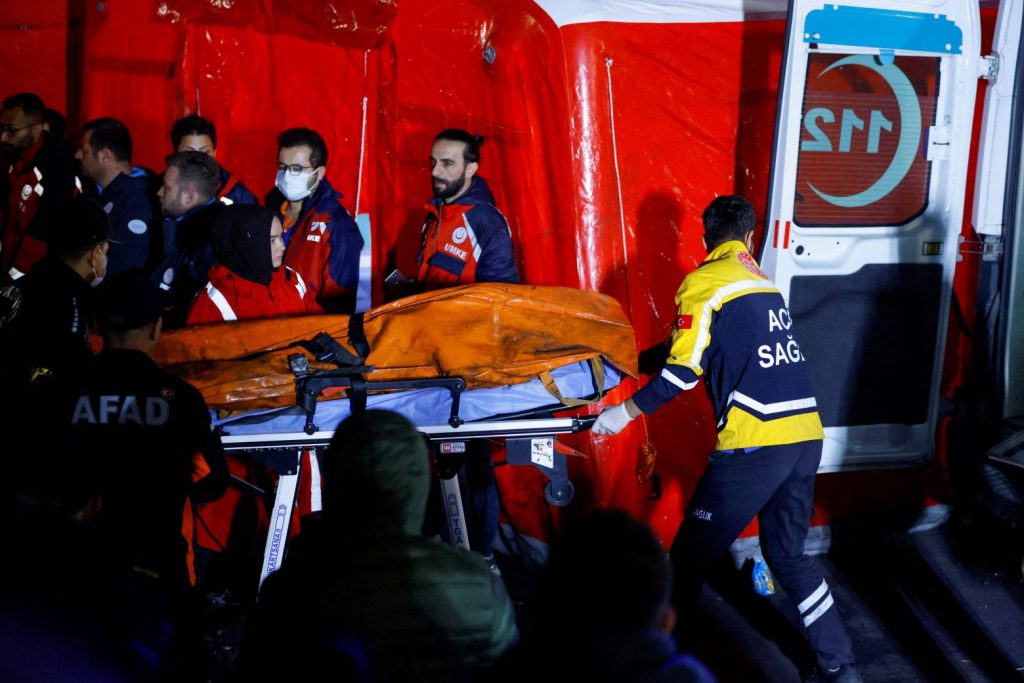 Τραγωδία στην Τουρκία: Φόβοι για δεκάδες εγκλωβισμένους από την έκρηξη στο ανθρακωρυχείο της Αμάσρα – 25 νεκροί και 28 τραυματίες