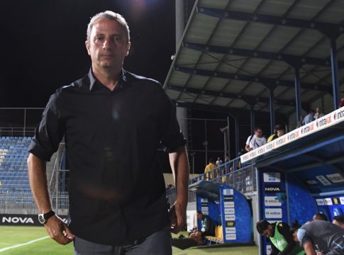 Μεταξάς: «Να βρούμε λύσεις κόντρα σε κλειστές άμυνες»