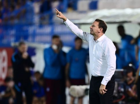 Η Βόρεια Ιρλανδία απέλυσε τον Μπάρακλαφ