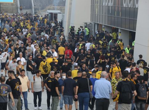 Επεισόδια έξω από την Opap Arena