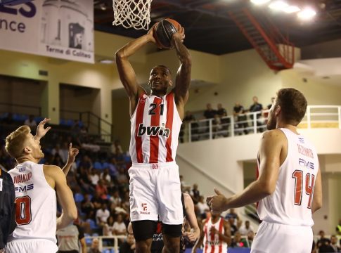 Στα χέρια του η πρώτη κούπα αρκεί να…