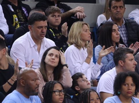 Κικίλιας και Μπαλατσινού παρακολουθούν το ματς της ΑΕΚ με τον Απόλλων Πάτρας (pics & vid)