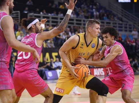 ΑΕΚ – Βόννη 66-73: Κατάρρευση και ήττα για την Ένωση