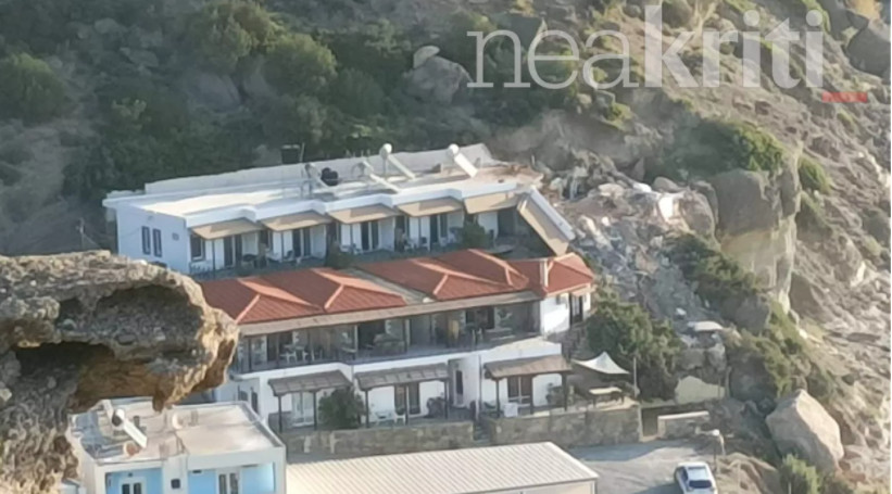 Συγκλονιστικές εικόνες από την τραγωδία στην Κρήτη: Σε σοκ ο πατέρας – «Κάτι τέτοιο δεν θα μπορούσε κανείς να το προβλέψει»