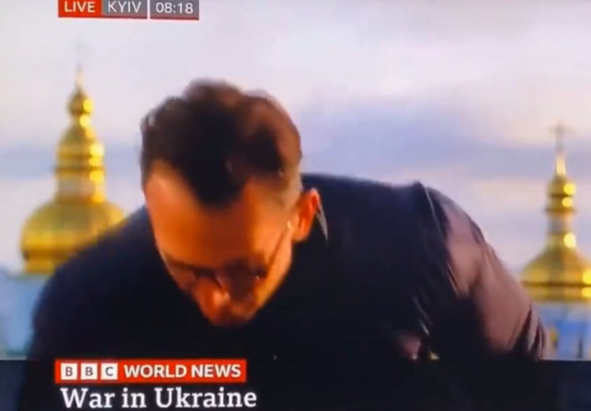 Πύραυλος χτυπά το Κίεβο την ώρα που δημοσιογράφος του BBC βρισκόταν στον αέρα (vid)