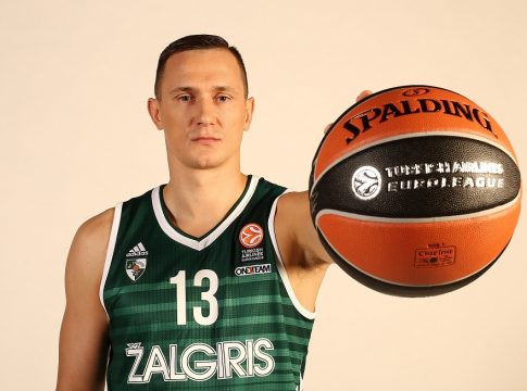 Αποσύρει τη φανέλα του Γιανκούνας η Ζαλγκίρις (pic)