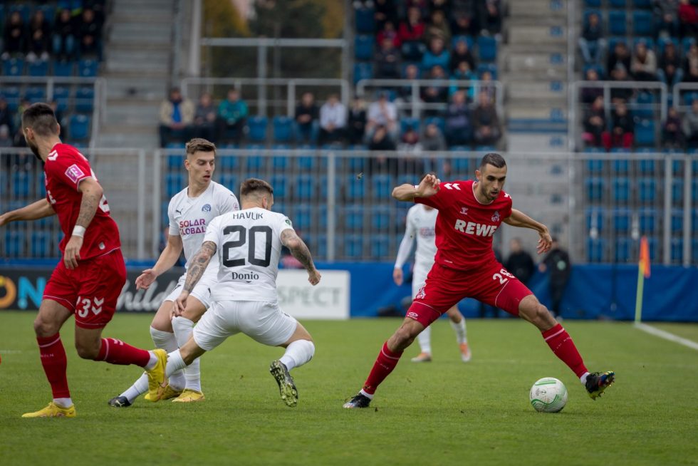 Σλοβάτσκο – Κολωνία 0-1: Νίκη «χρυσάφι» για την Κολωνία