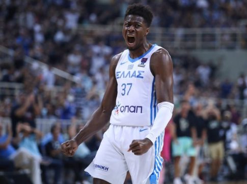 Με two-way συμβόλαιο με τους Μπουλς ο Κώστας Αντετοκούνμπο! (pic)