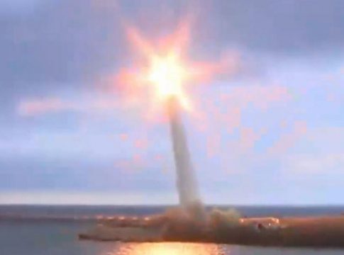 Bloomberg: Η Τουρκία προχώρησε σε δοκιμαστική εκτόξευση βαλλιστικού πυραύλου μικρού βεληνεκούς