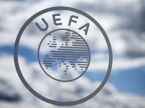 UEFA: Πρόστιμο και μερικό κλείσιμο του γηπέδου με αναστολή για Τουρκία