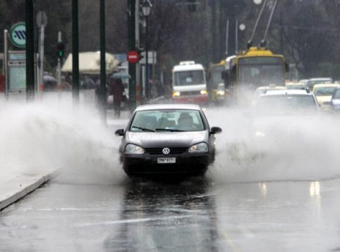Ραγδαία επιδείνωση του καιρού σχεδόν στη μισή χώρα – Πού θα εκδηλωθούν επικίνδυνα φαινόμενα