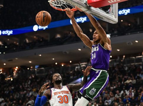 Μπακς – Νικς 119-108: Ο… σχεδόν «τριπλός» Γιάννης οδήγησε τα «ελάφια» στο 4Χ4