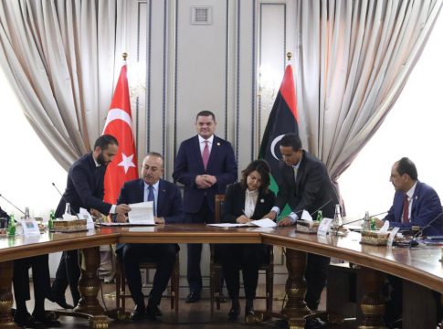 Ραγδαίες εξελίξεις: Νέο τουρκολιβυκό μνημόνιο – Η Άγκυρα πάει να «βάλει χέρι» στη λιβυκή ΑΟΖ