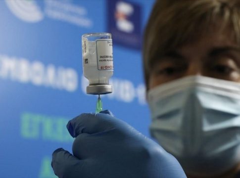 Συναγερμός για ισχυρό κοκτέιλ γρίπης και κορωνοϊού, πότε φτάνει στην Ελλάδα