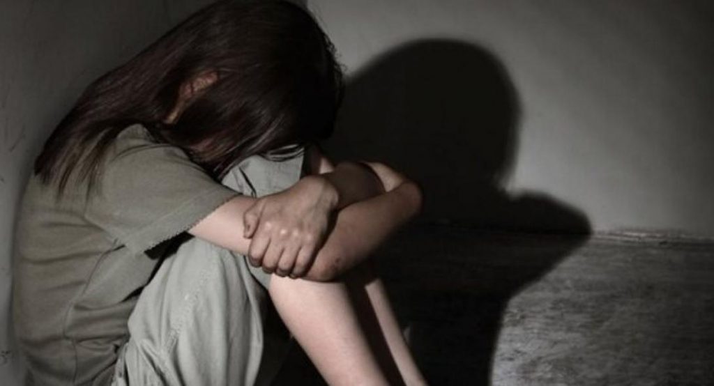 Φρίκη με την σεξουαλική κακοποίηση 12χρονης μαθήτριας από τον καθηγητή της