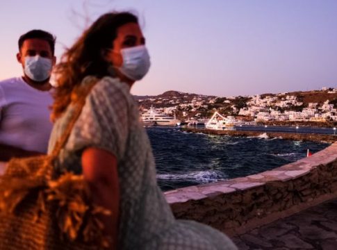 Στα ύψη και πάλι τα κρούσματα – 107 θάνατοι και 74 διασωληνωμένοι