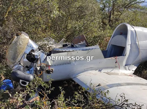 Πτώση μονοκινητήριου αεροσκάφους κοντά στη Θήβα – Νεκρός ο πιλότος (pics)