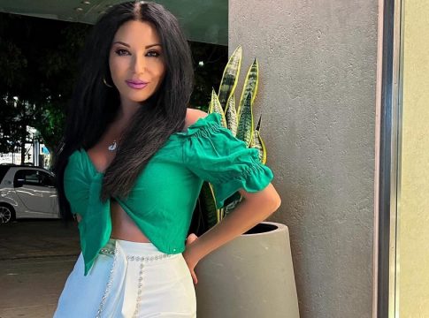 Η Πόπη Μαλλιωτάκη μας αποτελείωσε: Ποζάρει γυμvn και προκαλεί… εγκεφαλικά! (pic)