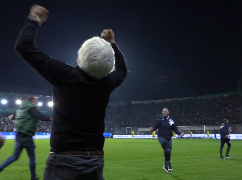 Οι γροθιές του Γιοβάνοβιτς και οι πανηγυρισμοί στο γκολ του Σπόραρ (vid)