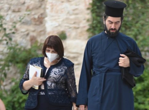 H «γραμμή» του πατέρα Αντωνίου και της πρεσβυτέρας – Τι λένε μετά την επανεμφάνισή τους για τις καταγγελίες