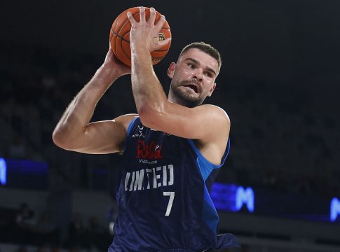 Παίκτης με θητεία σε NBA και G-League αποκάλυψε ότι είναι γκέι (vid)