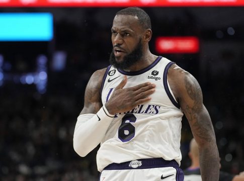 Σπερς – Λέικερς 138-143: Με οδηγό τον «μυθικό» Λεμπρόν οι Λέικερς