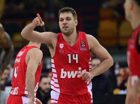 Βεζένκοφ: «Το παιχνίδι μου εξαρτάται 100% από Σλούκα και Γουόκαπ – Θα δώσουμε τον καλύτερο μας εαυτό κόντρα στην Εφές»