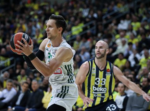 Καλάθης: «Είναι καλό όταν όλοι συνδράμουν επιθετικά»