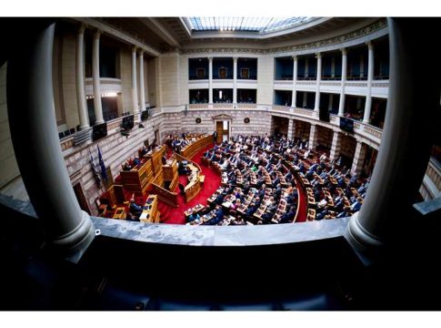 Η αλήθεια δεν θα προκύψει από τις «θεατρικές» αντιπαραθέσεις στη Βουλή