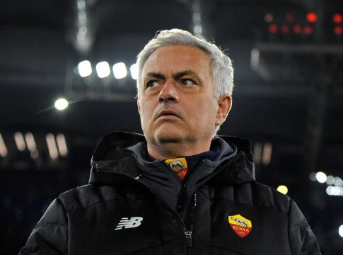 Μουρίνιο: «Το να περάσουμε τον όμιλο ήταν θέμα περηφάνιας, τώρα έρχονται οι… καρχαρίες»