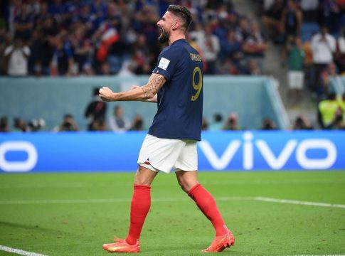 Ο Ζιρού έκανε το 4-1 κι έγραψε ιστορία με τη Γαλλία (vids)