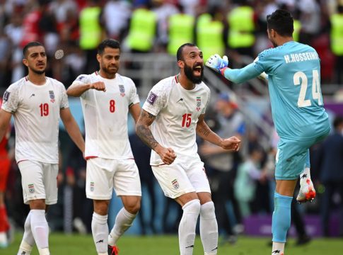 Το Ιράν καταγγέλλει τις ΗΠΑ στη FIFA για ασέβεια κατά της σημαίας του (pics)