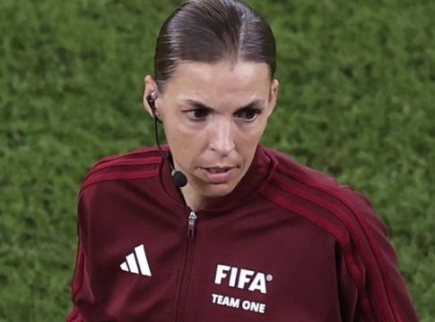 Φραπάρ, η πρώτη γυναίκα διαιτητής σε Μουντιάλ