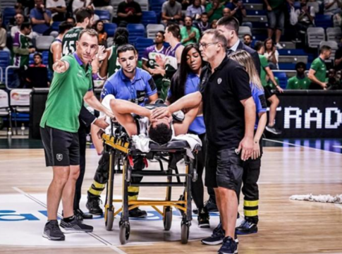 Κάταγμα εξάρθρημα αριστερής ποδοκνημικής υπέστη ο Ντάρκο-Κέλι του ΠΑΟΚ