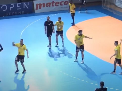 ΠΑΟΚ – ΑΕΚ 24-24: Ισόπαλο το ντέρμπι Δικεφάλων