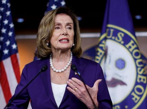 Νάνσι Πελόζι: Παραιτείται από ηγέτης των Δημοκρατικών στη Βουλή των Αντιπροσώπων