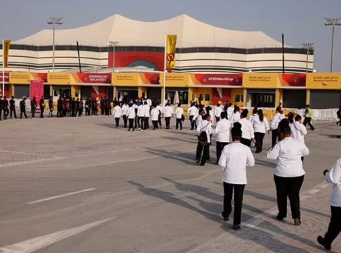 Άφησαν εκατοντάδες εργαζόμενους χωρίς νερό και φαγητό για έξι ώρες