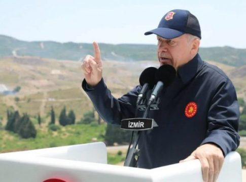 Νουριέλ Ρουμπινί: Ο Γ’ Παγκόσμιος Πόλεμος έχει ξεκινήσει – Δεν αποκλείει επίθεση Ερντογάν στην Ελλάδα του χρόνου