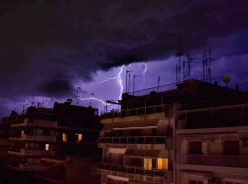 Κακοκαιρία Αριελ: Πού θα χτυπήσουν σφοδρές καταιγίδες τις επόμενες ώρες – Στο «κόκκινο» και η Αττική