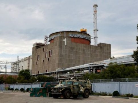 Ουκρανία: Υπάρχουν «ενδείξεις» ότι οι Ρώσοι ετοιμάζονται να αποχωρήσουν από τον πυρηνικό σταθμό της Ζαπορίζια