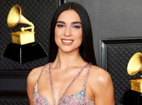 H Dua Lipa δεν αφήνει τίποτα στην φαντασία (pics)