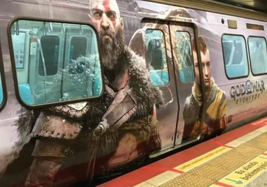 «Έλληνας θεός» στο μετρό Κωνσταντινούπολης – Η διαφήμιση που εξόργισε τους Τούρκους