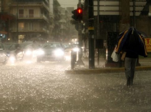 Σάκης Αρναούτογλου: Πότε φτάνει στην Αττική η κακοκαιρία Eva – Πού περιμένουμε ισχυρές καταιγίδες