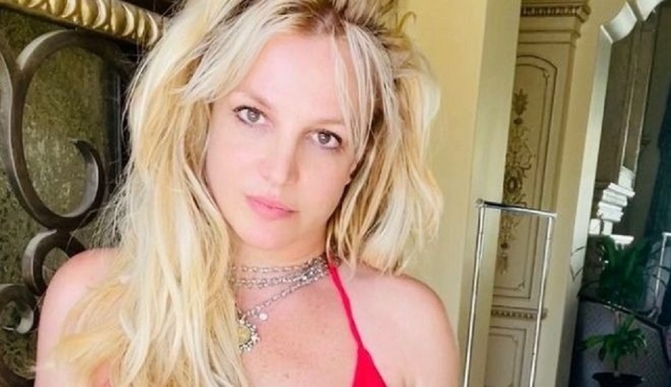 Britney Spears: Ποζάρει ολόγυμνη στη μπανιέρα και αδιαφορεί για τους haters – «Χειροκροτήστε με»