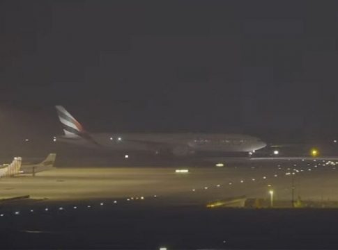 Αποκάλυψη MEGA για το φιάσκο με τις πτήσεις της Emirates – Ο ύποπτος επιβάτης βρισκόταν σπίτι του