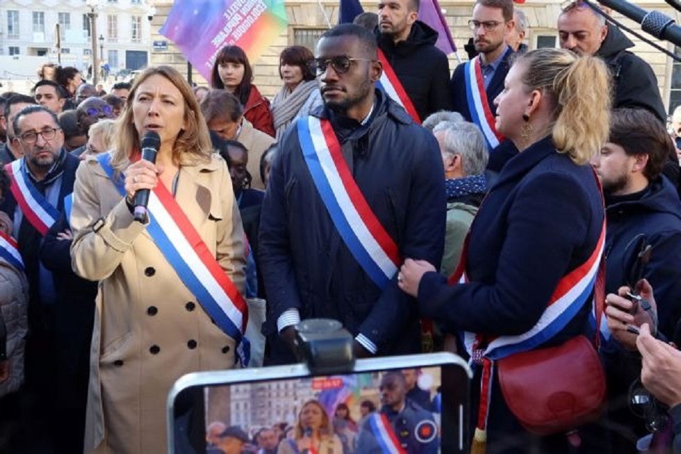 Γαλλία: Δεκαπενθήμερη αποβολή στον ακροδεξιό βουλευτή για το ρατσιστικό «Γυρίστε πίσω στην Αφρική»