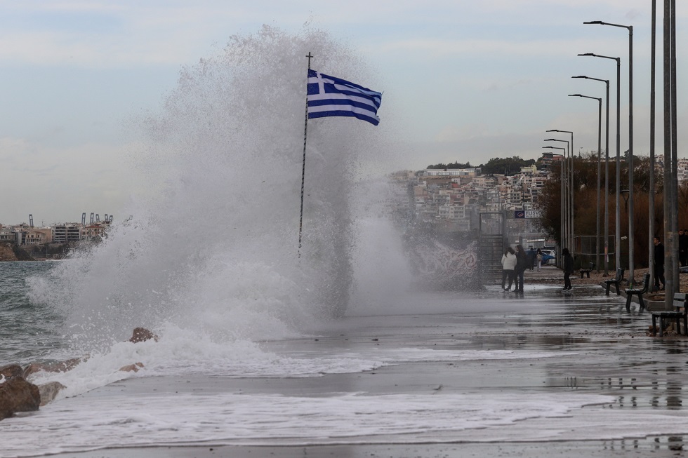 Συναγερμός για την κακοκαιρία ARIEL – Δείτε ποιες περιοχές θα σαρώσει τις επόμενες ώρες (χάρτης)